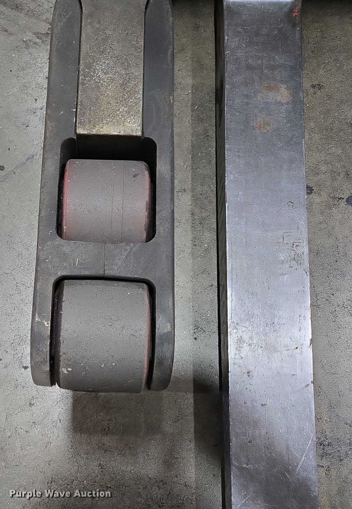 image for item EN2010 Raymond 750-R45TT reach truck