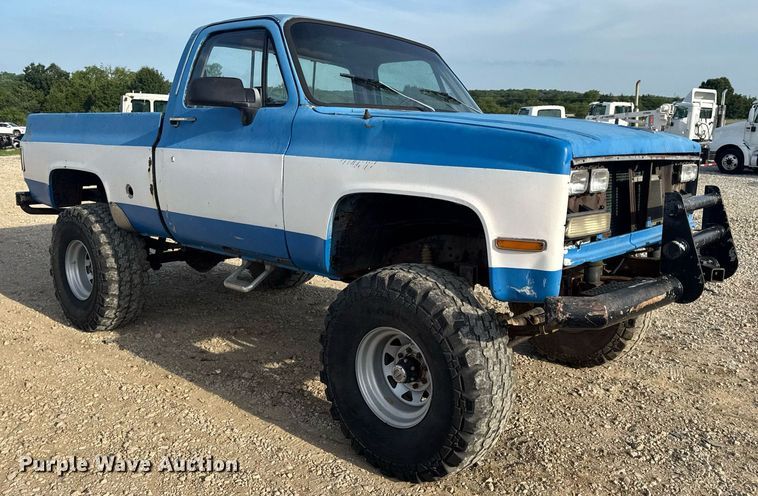 image for item EN4631 1978 Chevrolet K10 pickup truck