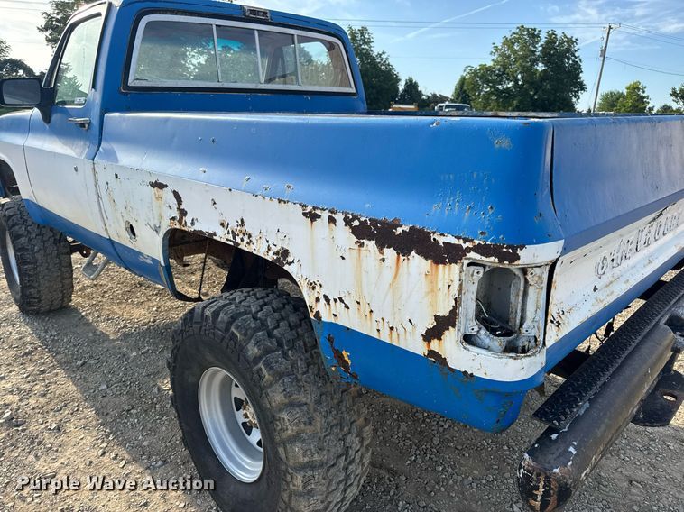 image for item EN4631 1978 Chevrolet K10 pickup truck