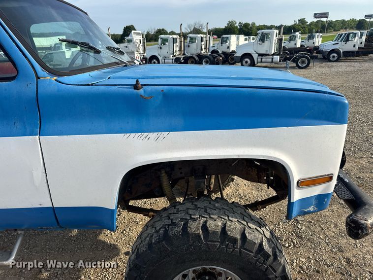 image for item EN4631 1978 Chevrolet K10 pickup truck