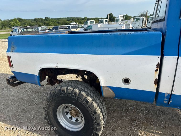 image for item EN4631 1978 Chevrolet K10 pickup truck