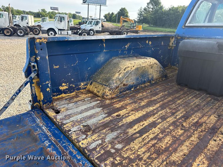 image for item EN4631 1978 Chevrolet K10 pickup truck