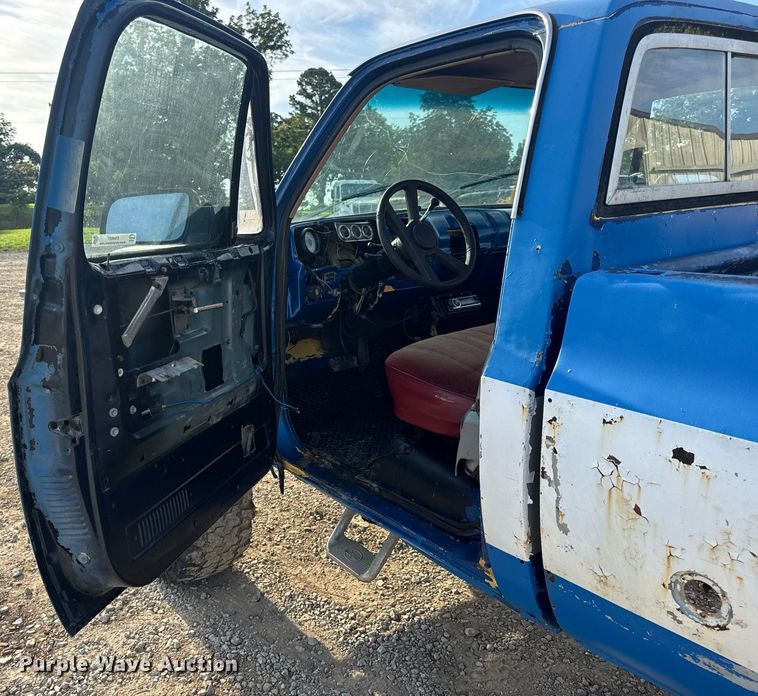 image for item EN4631 1978 Chevrolet K10 pickup truck