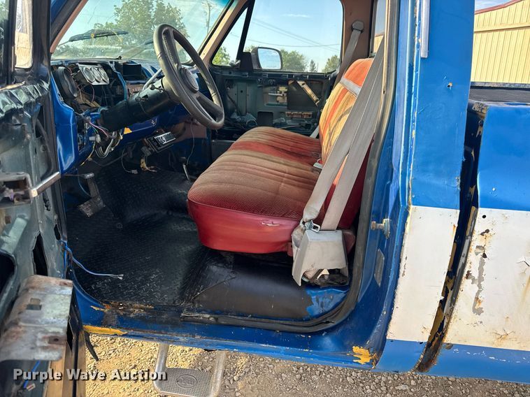 image for item EN4631 1978 Chevrolet K10 pickup truck
