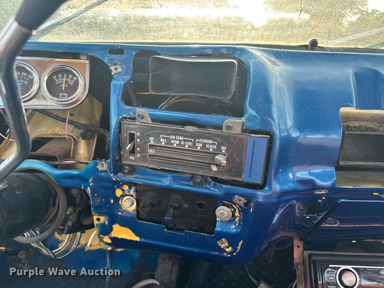 image for item EN4631 1978 Chevrolet K10 pickup truck