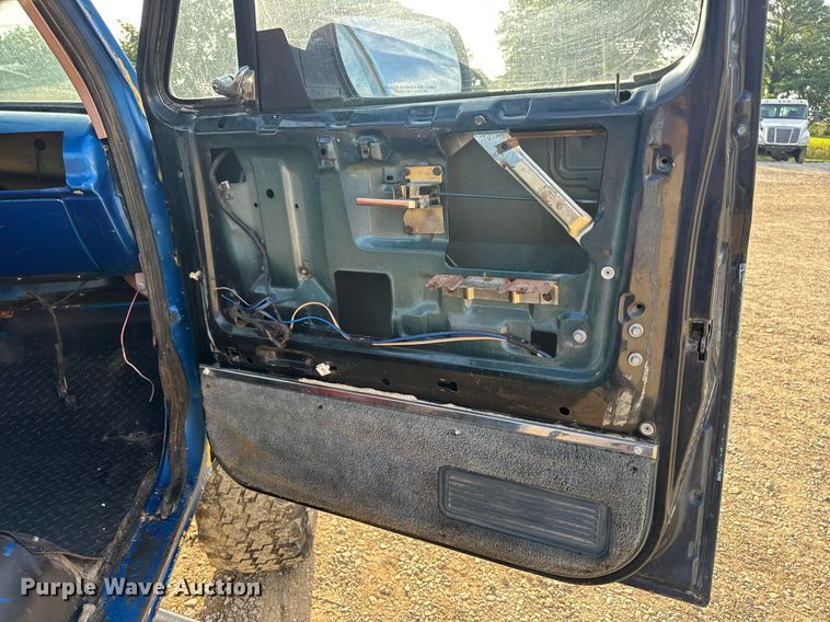 image for item EN4631 1978 Chevrolet K10 pickup truck