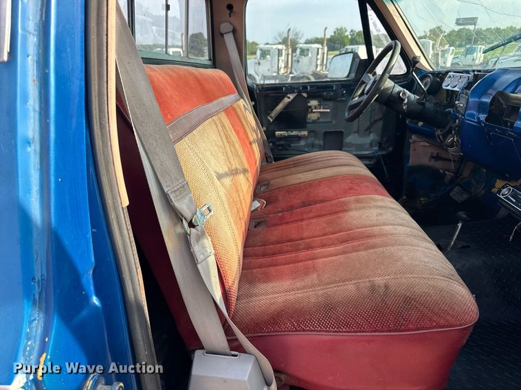 image for item EN4631 1978 Chevrolet K10 pickup truck