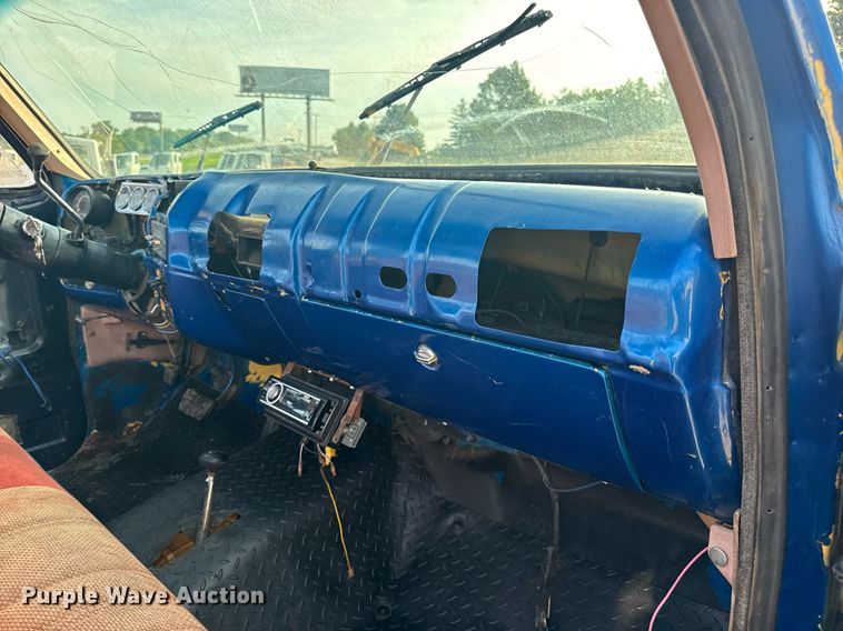 image for item EN4631 1978 Chevrolet K10 pickup truck