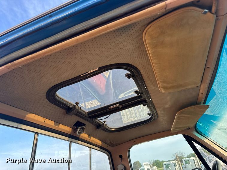 image for item EN4631 1978 Chevrolet K10 pickup truck