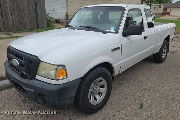 image for item EN8293 2008 Ford Ranger SuperCab pickup truck