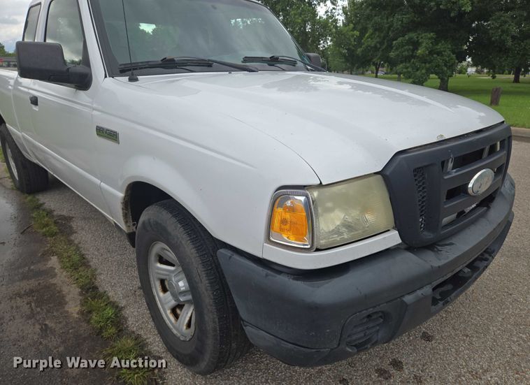 image for item EN8293 2008 Ford Ranger SuperCab pickup truck