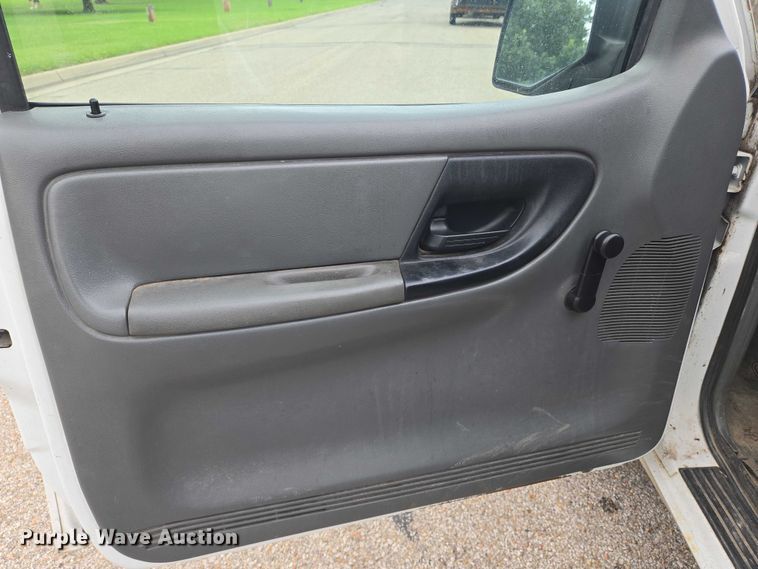 image for item EN8293 2008 Ford Ranger SuperCab pickup truck