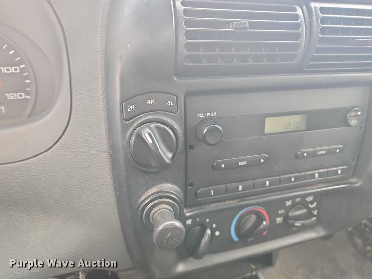 image for item EN8293 2008 Ford Ranger SuperCab pickup truck