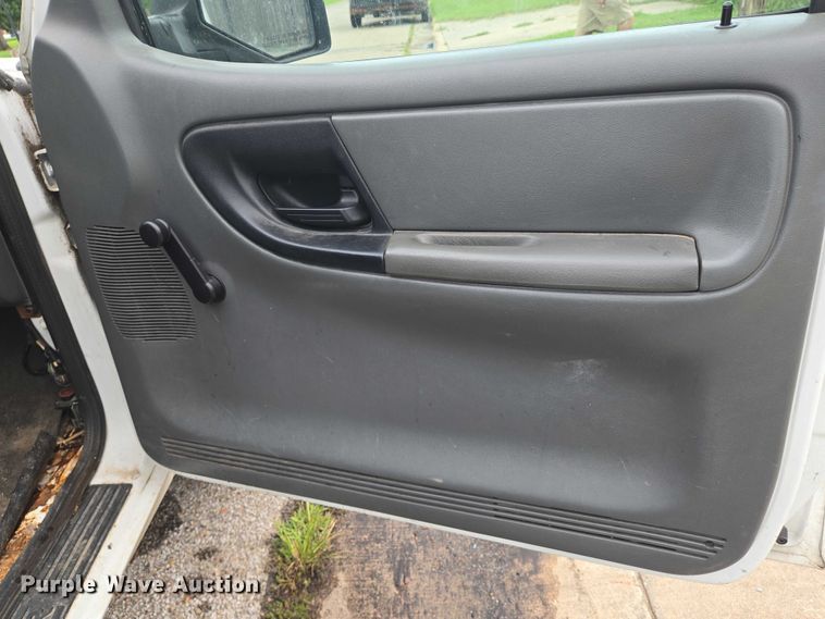 image for item EN8293 2008 Ford Ranger SuperCab pickup truck