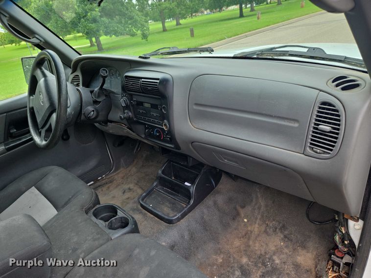 image for item EN8293 2008 Ford Ranger SuperCab pickup truck