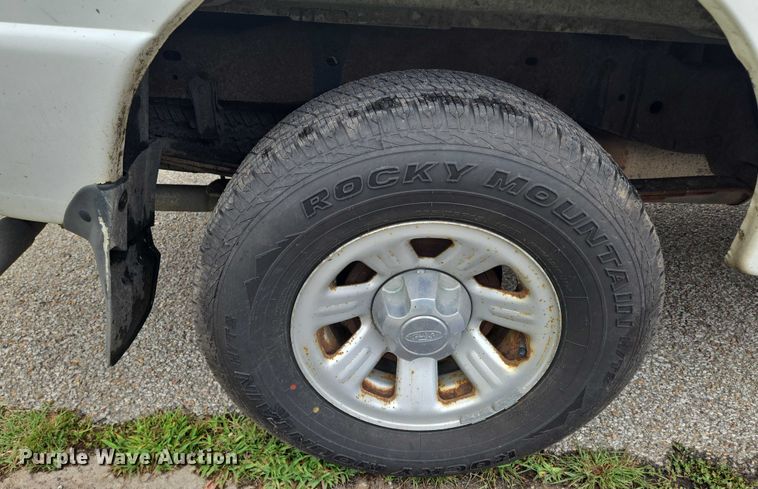 image for item EN8293 2008 Ford Ranger SuperCab pickup truck