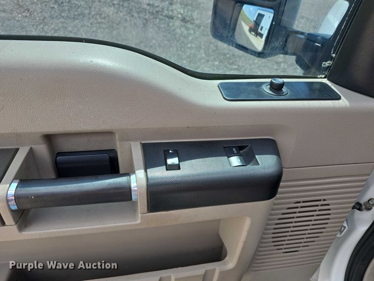 image for item EO1089 2009 Ford F250 Super Duty XL SuperCab pickup truck