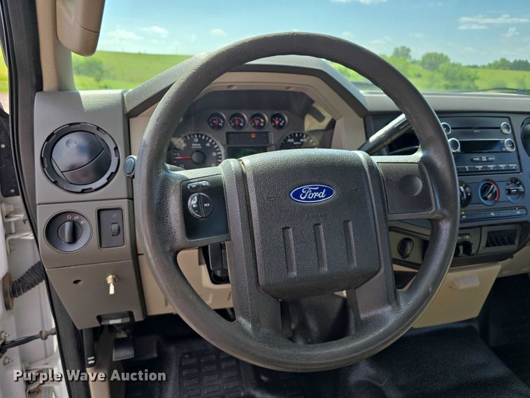 image for item EO1089 2009 Ford F250 Super Duty XL SuperCab pickup truck