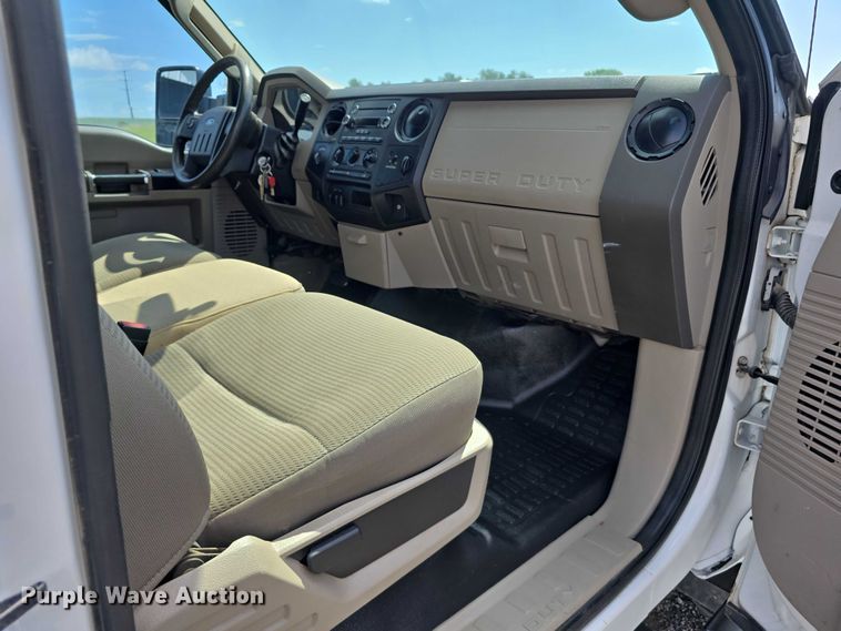 image for item EO1089 2009 Ford F250 Super Duty XL SuperCab pickup truck