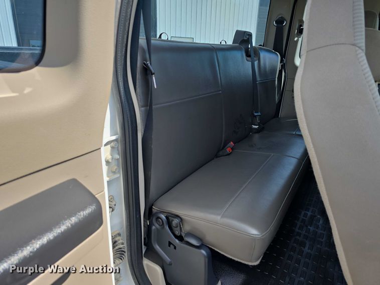 image for item EO1089 2009 Ford F250 Super Duty XL SuperCab pickup truck