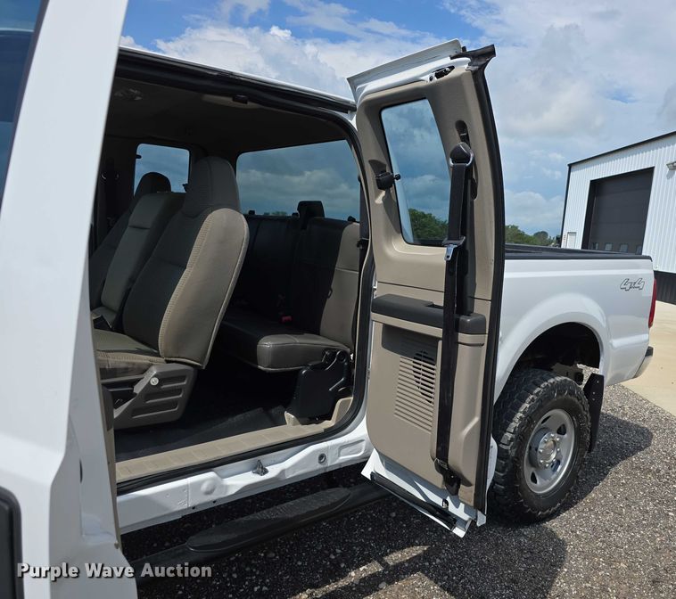 image for item EO1089 2009 Ford F250 Super Duty XL SuperCab pickup truck
