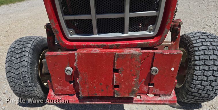 image for item EO1520 International 284 tractor