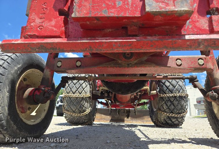 image for item EO1520 International 284 tractor