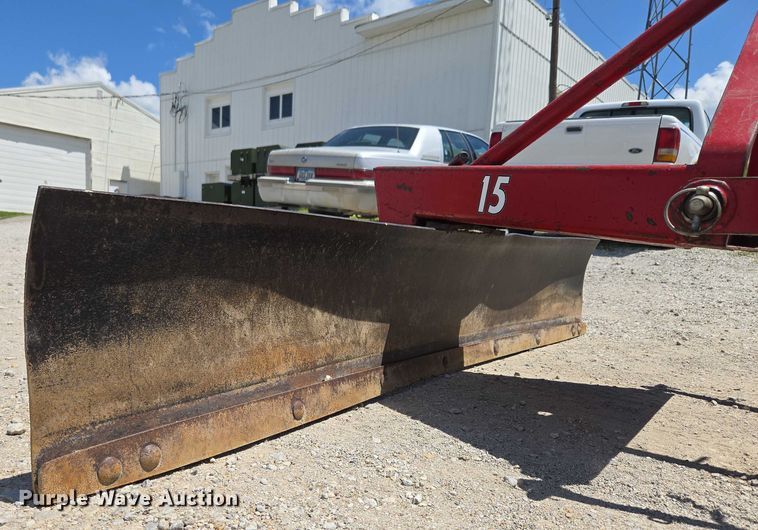 image for item EO1520 International 284 tractor