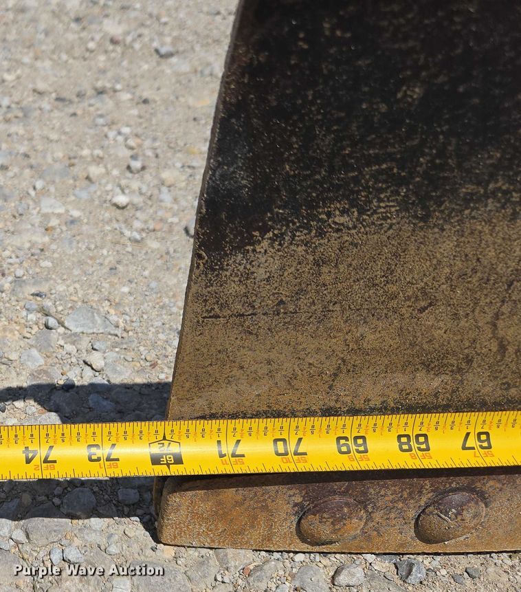 image for item EO1520 International 284 tractor