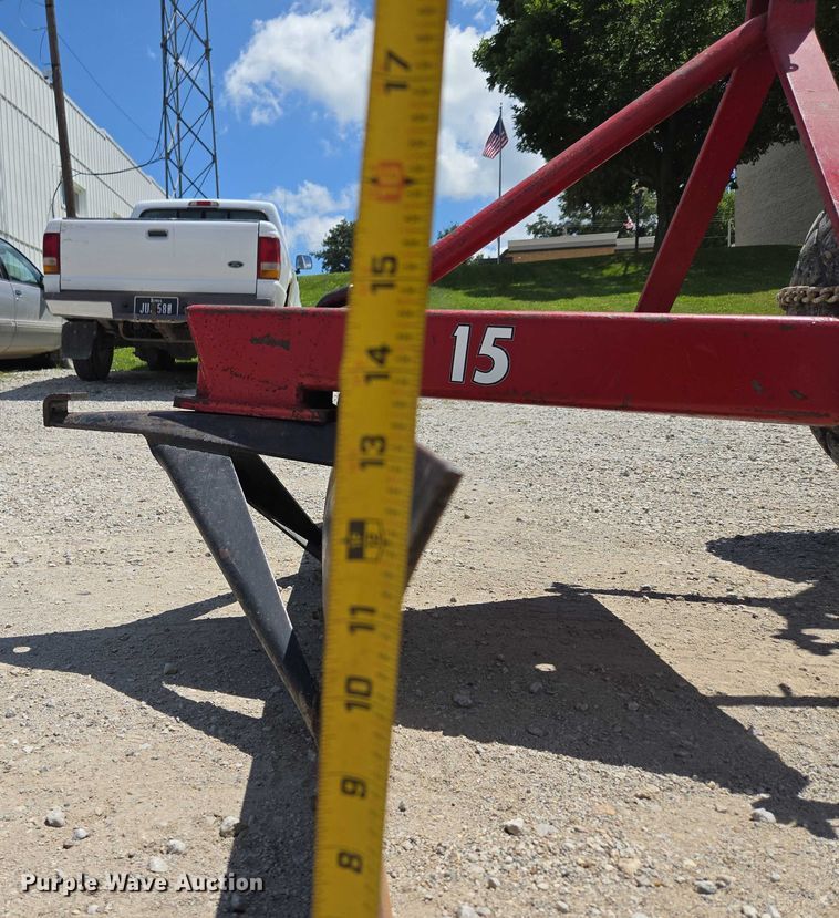 image for item EO1520 International 284 tractor