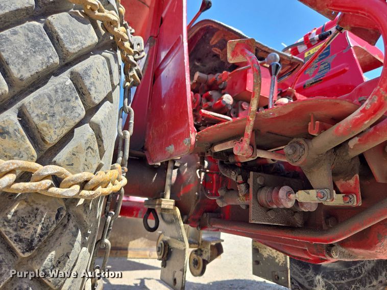 image for item EO1520 International 284 tractor