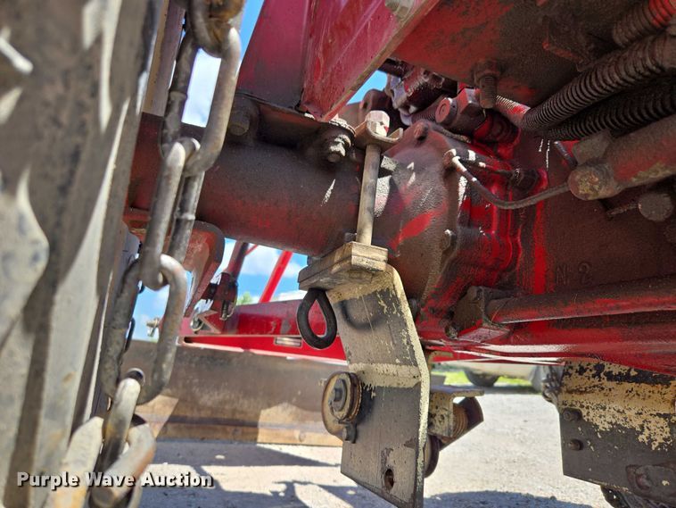 image for item EO1520 International 284 tractor