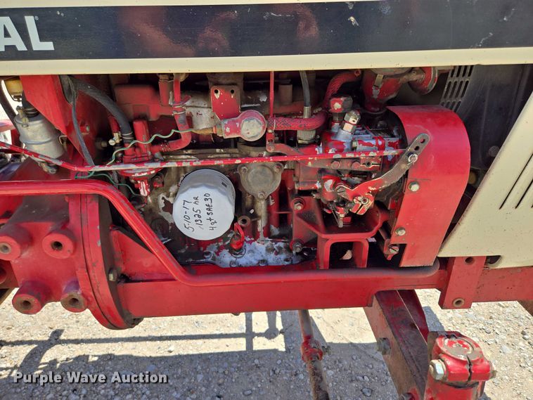 image for item EO1520 International 284 tractor