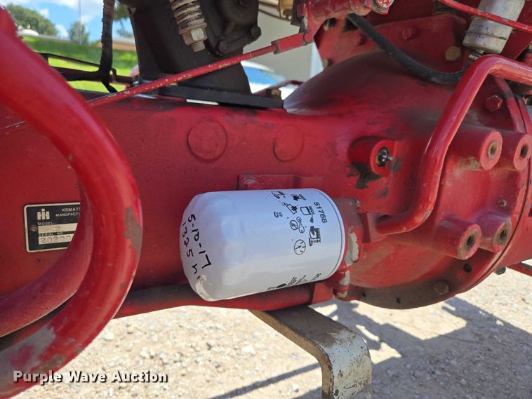 image for item EO1520 International 284 tractor