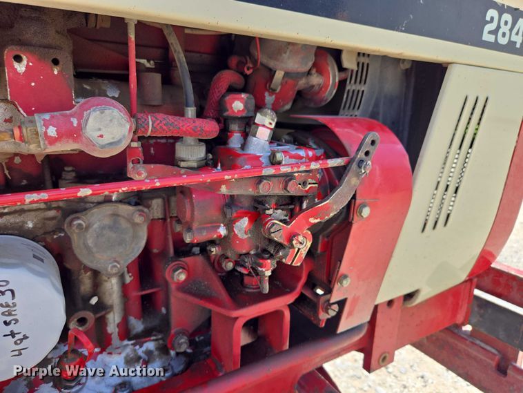 image for item EO1520 International 284 tractor