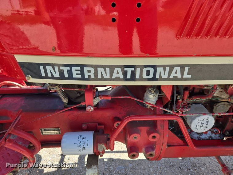 image for item EO1520 International 284 tractor