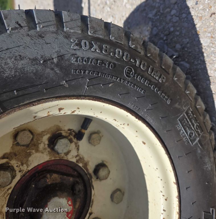 image for item EO1520 International 284 tractor