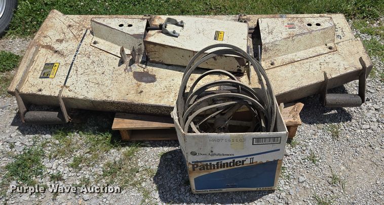 image for item EO1520 International 284 tractor