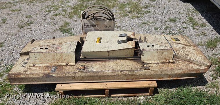 image for item EO1520 International 284 tractor