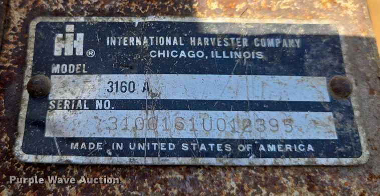 image for item EO1520 International 284 tractor