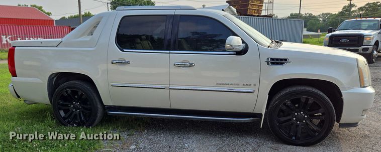 image for item EO1524 2007 Cadillac Escalade EXT Crew Cab pickup truck