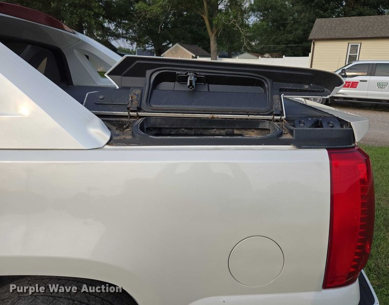 image for item EO1524 2007 Cadillac Escalade EXT Crew Cab pickup truck