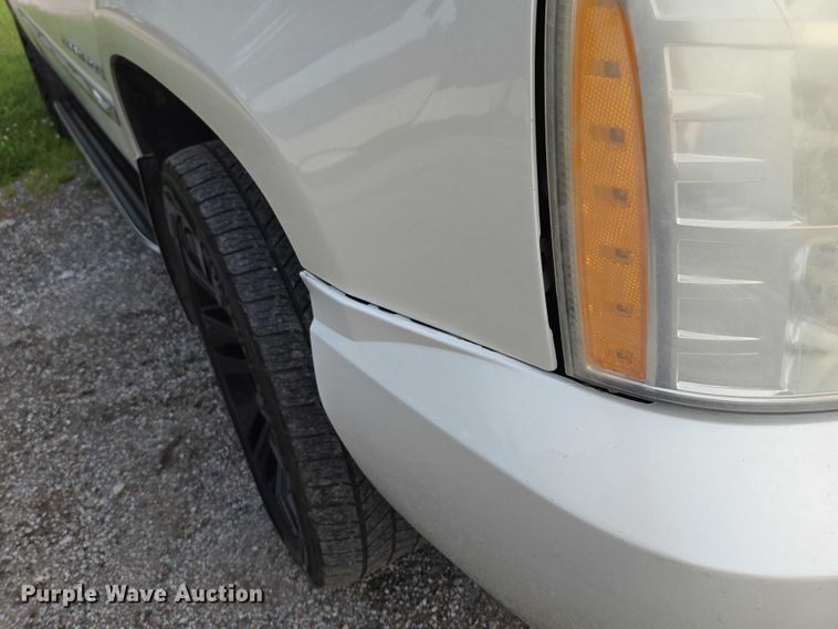 image for item EO1524 2007 Cadillac Escalade EXT Crew Cab pickup truck