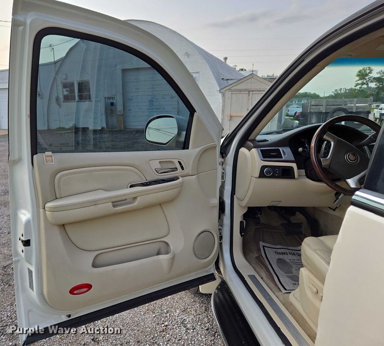 image for item EO1524 2007 Cadillac Escalade EXT Crew Cab pickup truck