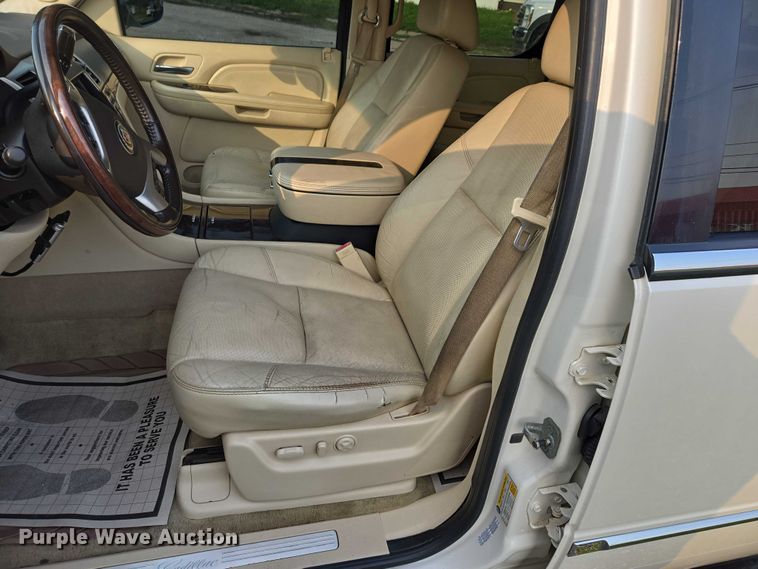 image for item EO1524 2007 Cadillac Escalade EXT Crew Cab pickup truck