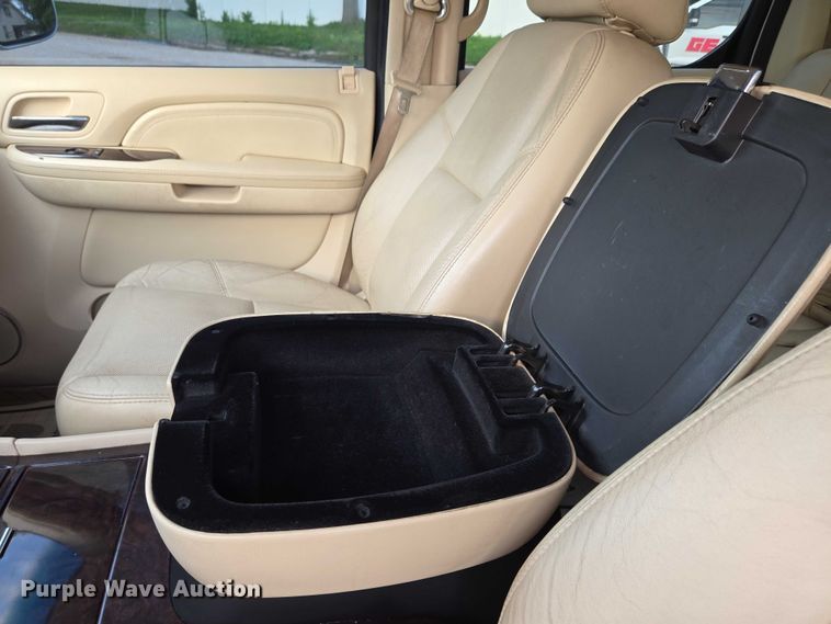 image for item EO1524 2007 Cadillac Escalade EXT Crew Cab pickup truck