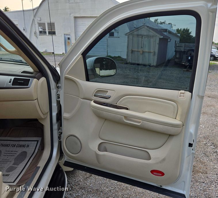 image for item EO1524 2007 Cadillac Escalade EXT Crew Cab pickup truck