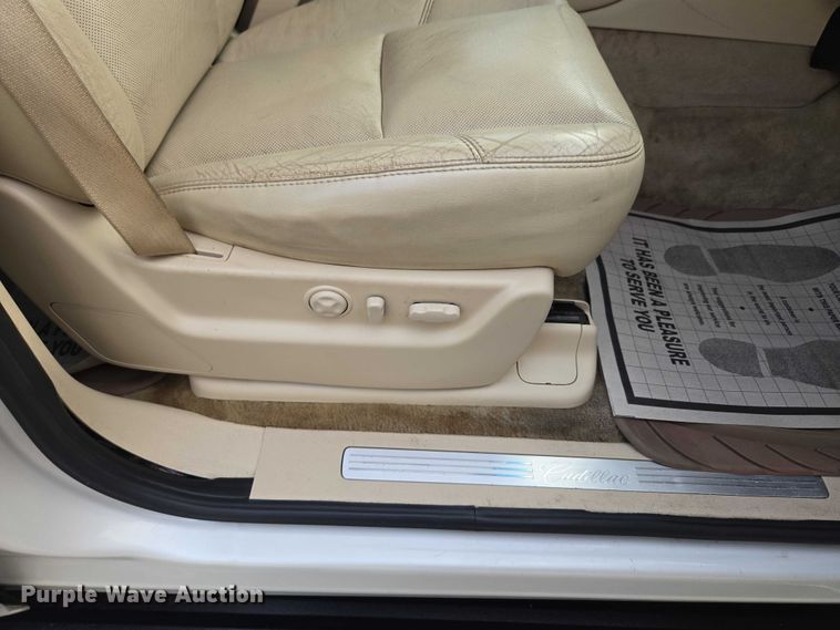 image for item EO1524 2007 Cadillac Escalade EXT Crew Cab pickup truck