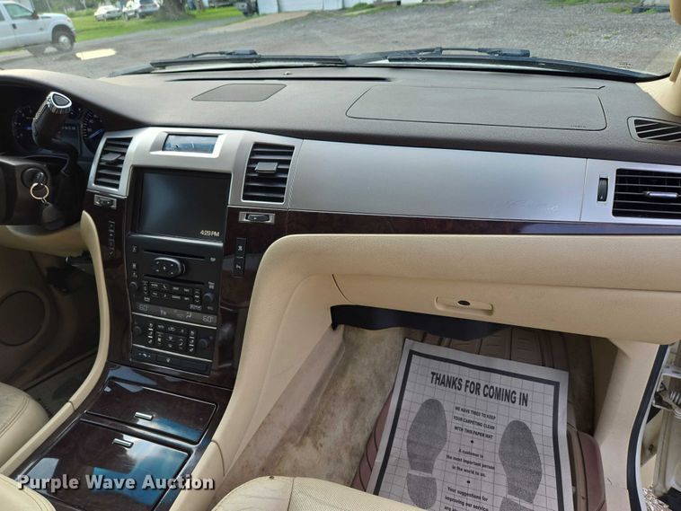 image for item EO1524 2007 Cadillac Escalade EXT Crew Cab pickup truck