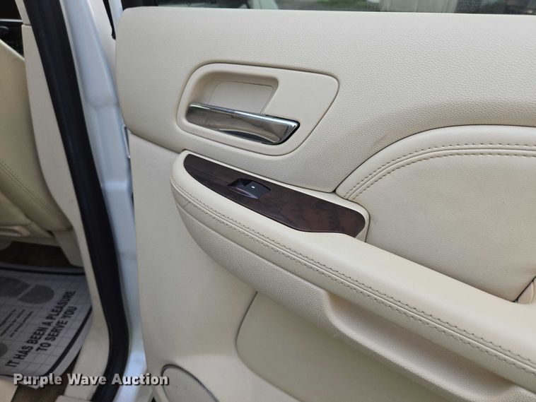 image for item EO1524 2007 Cadillac Escalade EXT Crew Cab pickup truck